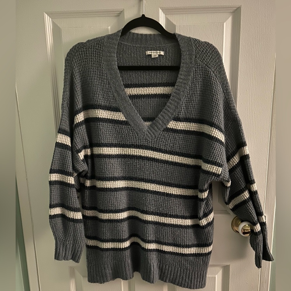 Ladies American Eagle Outfitters Striped Oversized V-Neck Sweater